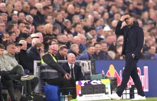 Liam Rosenior và canh bạc mạo hiểm của Chelsea: Từ hy vọng đến tâm điểm chế giễu