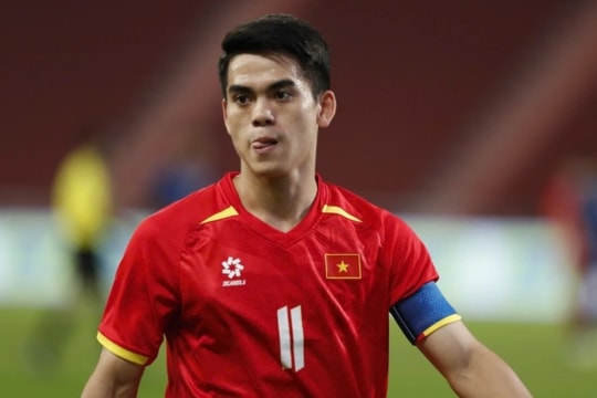 Khuất Văn Khang dính chấn thương cổ chân trước thềm đại chiến với Malaysia