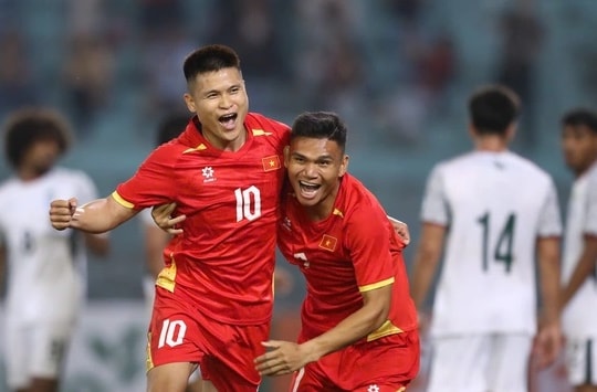 Tuyển Việt Nam thắng Bangladesh 3-0: Khi bài toán 'song sát' nhập tịch vẫn chưa có lời giải