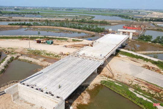 "Vượt khó" duy trì nhịp độ thi công dự án gần 1.500 tỷ đồng ở Hà Tĩnh