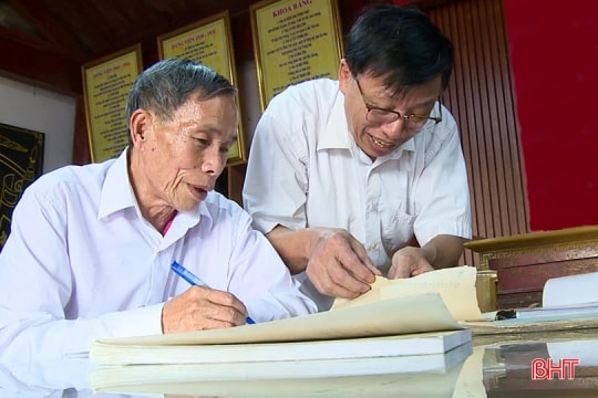 Gia phả - “hộ chiếu văn hóa” của mỗi gia đình, dòng họ