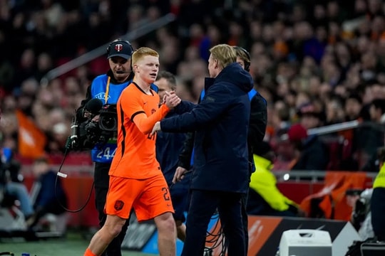 Kees Smit ra mắt tuyển Hà Lan: Bài học đắt giá cho mục tiêu của Man Utd