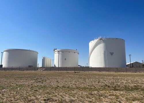 Tồn kho dầu thô Mỹ tăng mạnh 6,9 triệu thùng, giá dầu thế giới chịu áp lực giảm