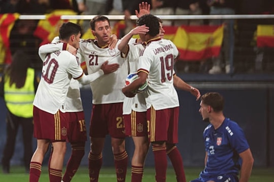 Tây Ban Nha thắng áp đảo Serbia 3-0: Mikel Oyarzabal lập cú đúp lịch sử và dấu ấn tân binh