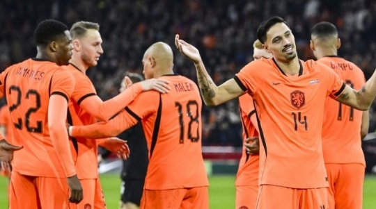 Hà Lan ngược dòng hạ Na Uy 2-1: Đẳng cấp Van Dijk và bài toán pressing của Koeman