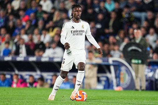 Manchester United dự chi 120 triệu euro chiêu mộ Eduardo Camavinga và Nico Paz