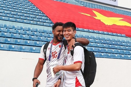 Nguyễn Xuân Son đón sinh nhật tuổi 28 trên sân Thiên Trường trước trận gặp Malaysia