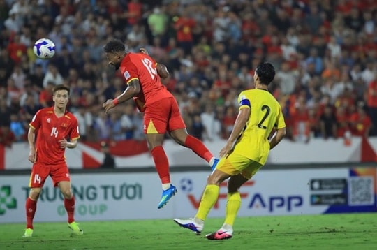 ĐT Việt Nam hạ gục Malaysia 3-1: Màn trình diễn rực sáng của Nguyễn Xuân Son