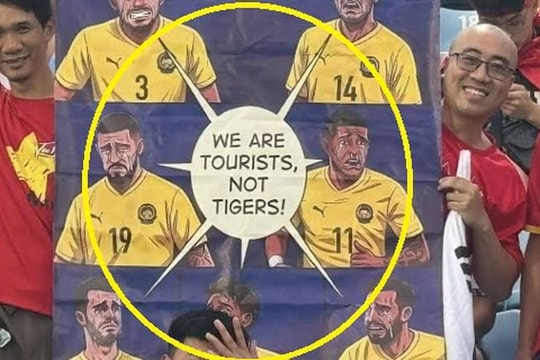 Tuyển Malaysia khủng hoảng tâm lý: 'Bóng ma' từ tấm biểu ngữ tại Thiên Trường