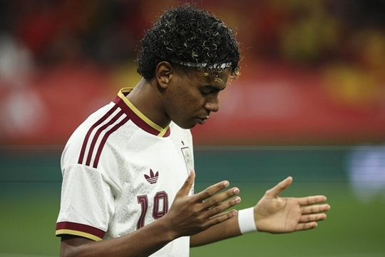 Lamine Yamal vạch trần nỗi xấu hổ của bóng đá Tây Ban Nha sau vụ phân biệt chủng tộc