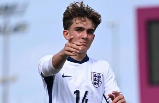 Max Dowman: 'Thần đồng' 16 tuổi của Arsenal và màn trình diễn chấn động tại U19 Anh