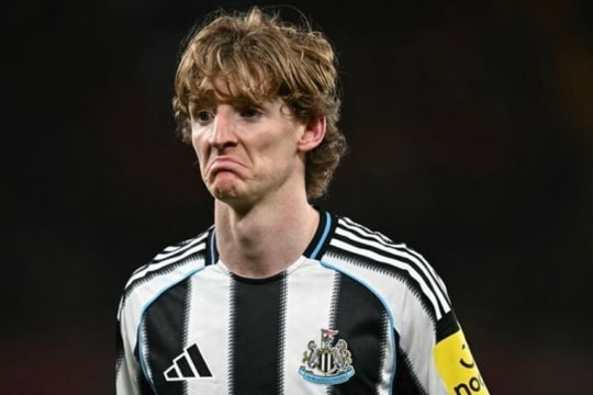 Liverpool săn 'bom tấn' Anthony Gordon 80 triệu bảng, Fenerbahce muốn có Lukaku