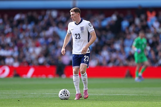 Manchester United đại chiến Man City vì Elliot Anderson: Cuộc đấu trí đỉnh cao tại Manchester