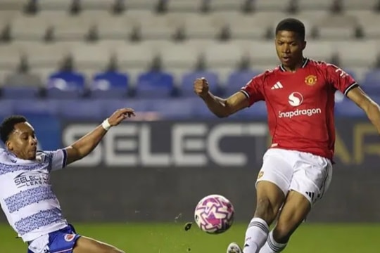 Chido Obi và nỗ lực vực dậy sự nghiệp tại Man Utd sau sóng gió với Ruben Amorim