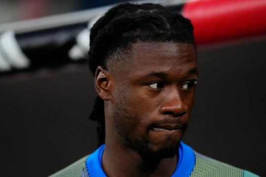 Manchester United trước bài toán nhân sự: Vì sao Eduardo Camavinga vượt trội Myles Lewis-Skelly?