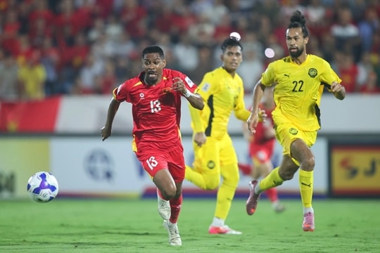 Chuyên gia Malaysia đề xuất nhập tịch cầu thủ để thu hẹp khoảng cách với tuyển Việt Nam