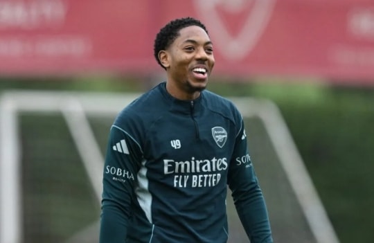 MU theo đuổi Myles Lewis-Skelly: Toan tính của Quỷ đỏ và mức giá điên rồ