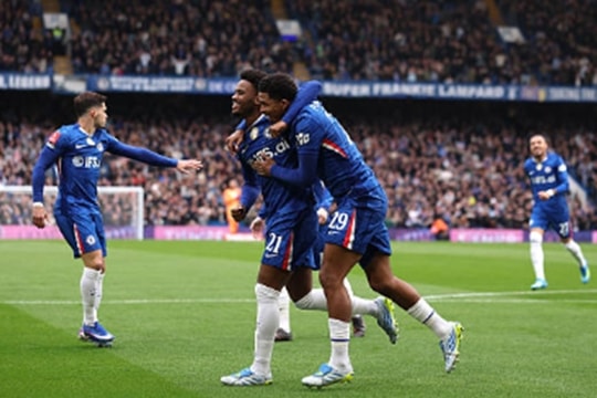 Chelsea vùi dập Port Vale 7-0: Sức mạnh áp đảo và tấm vé bán kết FA Cup xứng đáng