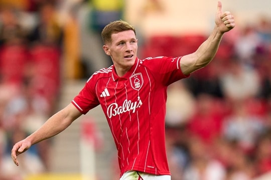 Thành Manchester đại chiến vì Elliot Anderson giá 100 triệu bảng