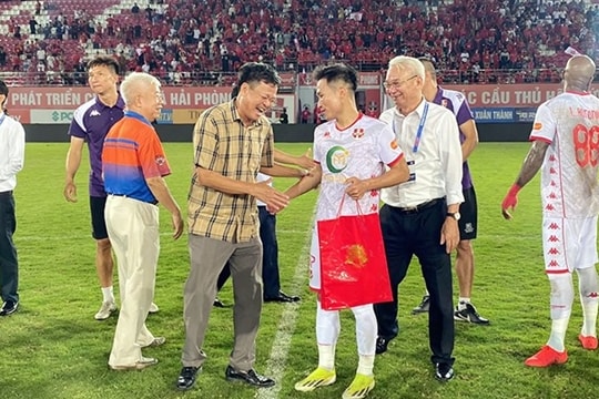 V-League 6/4: Hải Phòng nhận thưởng tỷ đồng, Công an Hà Nội bứt phá ngôi vương