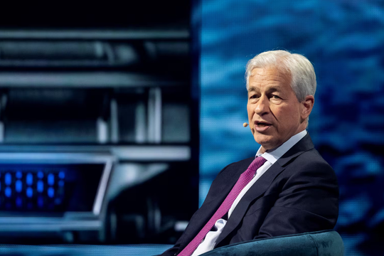 CEO JPMorgan Chase cảnh báo lãi suất có thể tăng cao do xung đột Mỹ - Iran