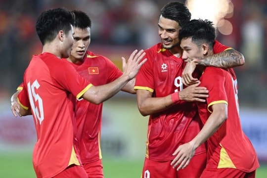 Tuyển Việt Nam trở lại top 100 FIFA: Bước tiến thần kỳ dưới thời HLV Kim Sang Sik