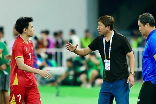 Điểm tin bóng đá 8/4: HLV Kim Sang-sik triệu tập Đình Bắc và tham vọng từ Malaysia