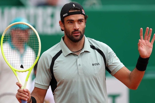 Berrettini tạo 'cơn địa chấn' tại Monte Carlo: Medvedev thảm bại 0-6 sau hai set