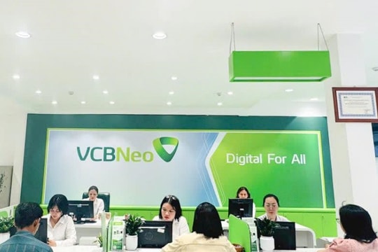 Lãi suất ngân hàng hôm nay 8/4/2026: VCBNeo bất ngờ giảm đến 0,3%