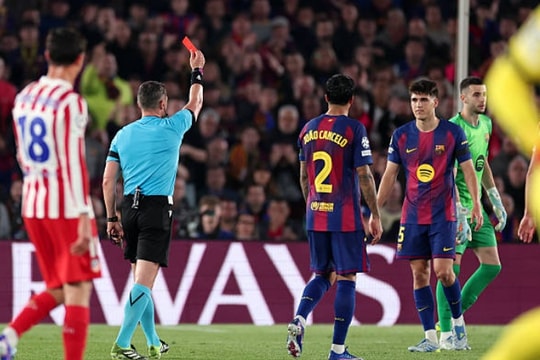 Barcelona 0-2 Atletico Madrid: Thẻ đỏ của Cubarsi và sự vô duyên của Marcus Rashford