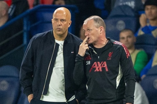 Liverpool phơi áo tại Paris: Khi thử nghiệm của Arne Slot trở thành thảm họa