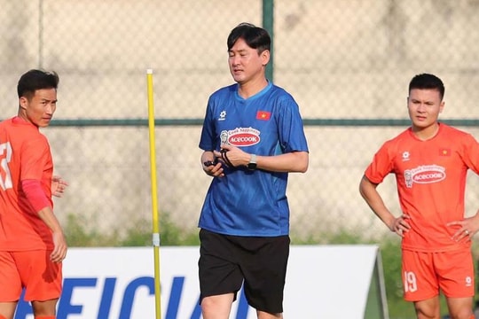 Cựu trợ lý tuyển Việt Nam Lee Jung-soo làm HLV trưởng Kanchanaburi FC