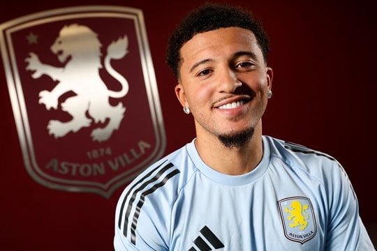 Dortmund muốn tái hợp Jadon Sancho, Nottingham Forest hét giá kỷ lục 120 triệu bảng