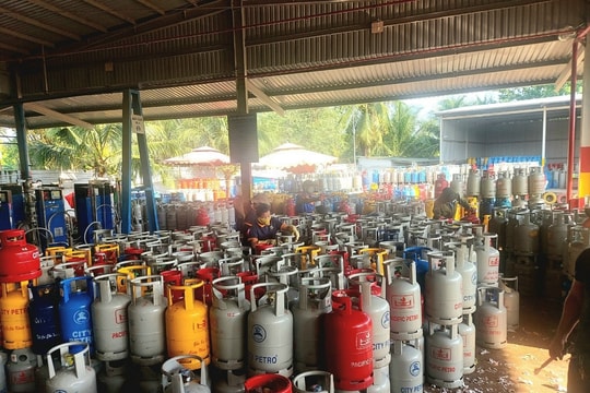 Giá gas hôm nay 10/4/2026: Bảng giá gas bán lẻ bình 12kg, 45kg và 48kg