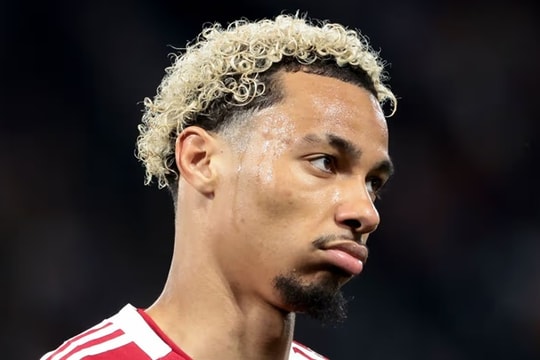 Arne Slot cải tổ đội hình Liverpool: Salah và Isak trở lại sau cú sốc trước PSG