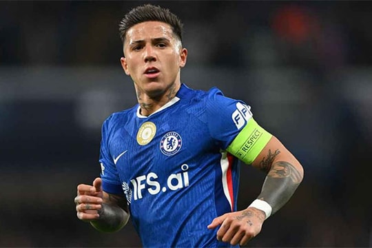 Real Madrid săn đón Enzo Fernandez, Tottenham dẫn đầu cuộc đua chiêu mộ Robertson