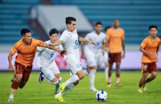 HAGL gây sốc tại Thiên Trường: Siêu phẩm Ngọc Lâm đánh bại Nam Định 2-1