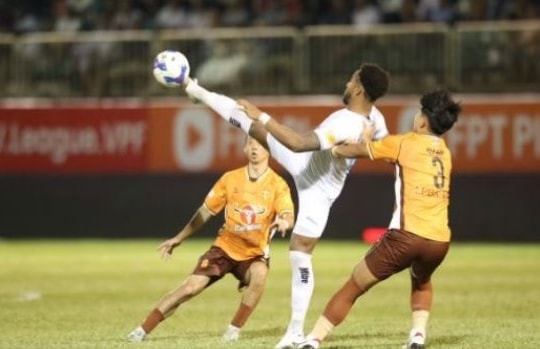 HAGL quật ngã Nam Định tại Thiên Trường và điểm nhấn bóng đá Việt Nam ngày 12/04