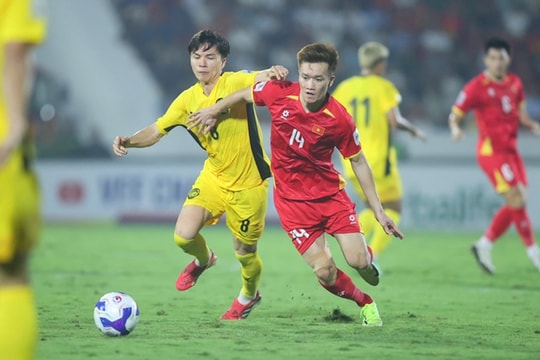 Bóng đá Việt Nam 10 năm không có cầu thủ triệu USD: Sự thật phũ phàng từ chuyên gia