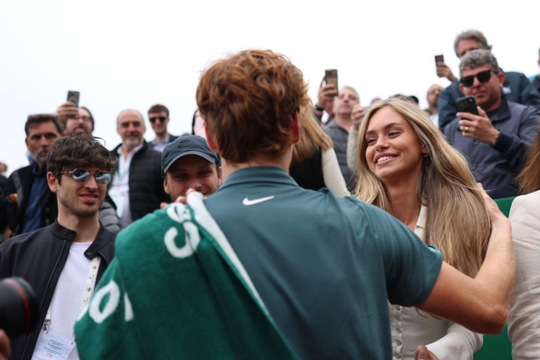 Jannik Sinner vô địch Monte Carlo 2026: Nhan sắc bạn gái Laila Hasanovic gây sốt