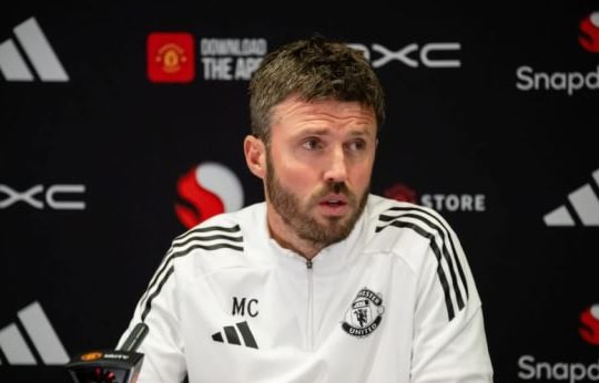 Carrick và 3 bài toán cân não của Manchester United trước trận derby với Leeds