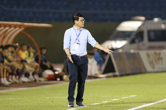 CLB Ninh Bình thắng Becamex TP.HCM 2-1: HLV Vũ Tiến Thành cẩn trọng với Hoàng Đức