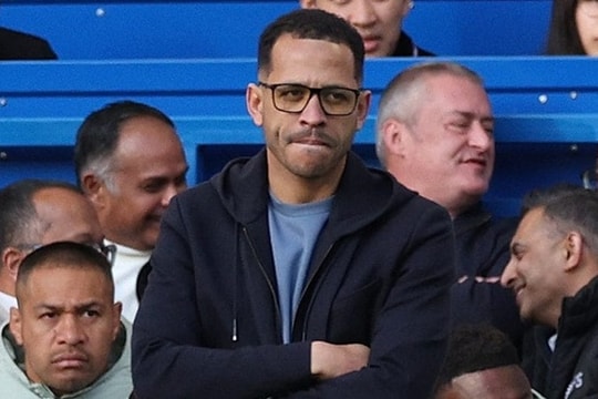 Chelsea thảm bại 0-3 trước Man City: Kỷ lục buồn sau 26 năm và sự lạc lối của Liam Rosenior