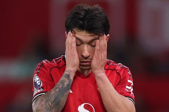 Lisandro Martinez nhận thẻ đỏ tranh cãi: Jamie Carragher và Michael Carrick phản ứng dữ dội