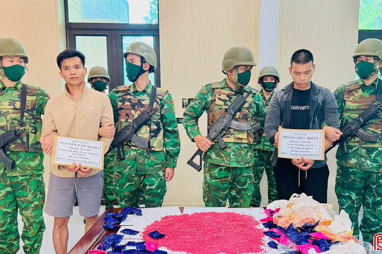 Phá vụ vận chuyển 24.000 viên hồng phiến tại khu vực biên giới Hà Tĩnh