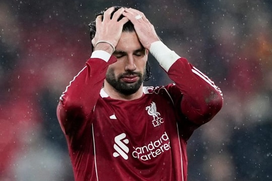 Nghịch lý Liverpool và trận thua thứ 17: Khi thái độ thi đấu đẩy The Kop vào bóng tối