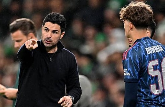 Mikel Arteta và bài toán Max Dowman: Sự ngây thơ cứu rỗi giấc mơ vô địch của Arsenal