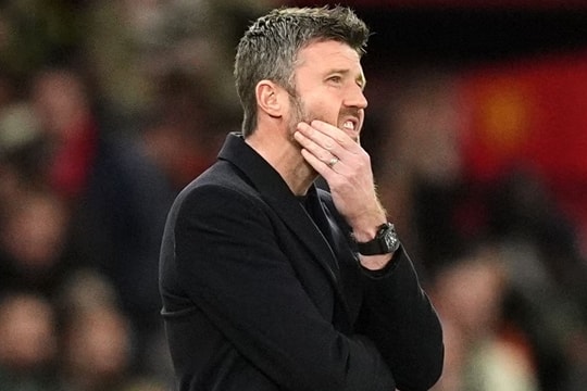 Man Utd quyết không lặp lại "sai lầm Solskjaer" với Michael Carrick sau trận thua Leeds