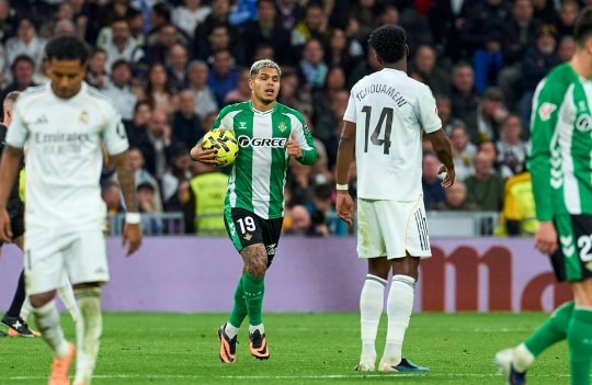 La Liga nín thở chờ Real Betis và Rayo Vallecano bảo vệ suất Champions League thứ năm