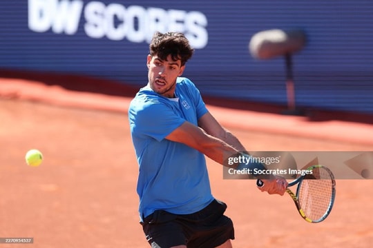Carlos Alcaraz rút lui khỏi Barcelona Open: Cú sốc chấn thương và nỗi lo ngôi số 1